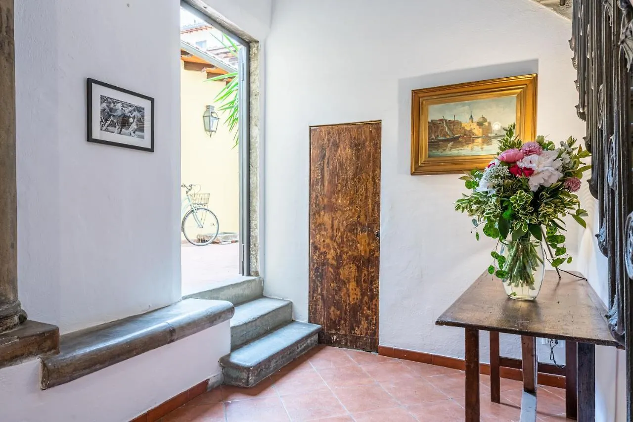 Guest house Santa Monaca Suites Florence
