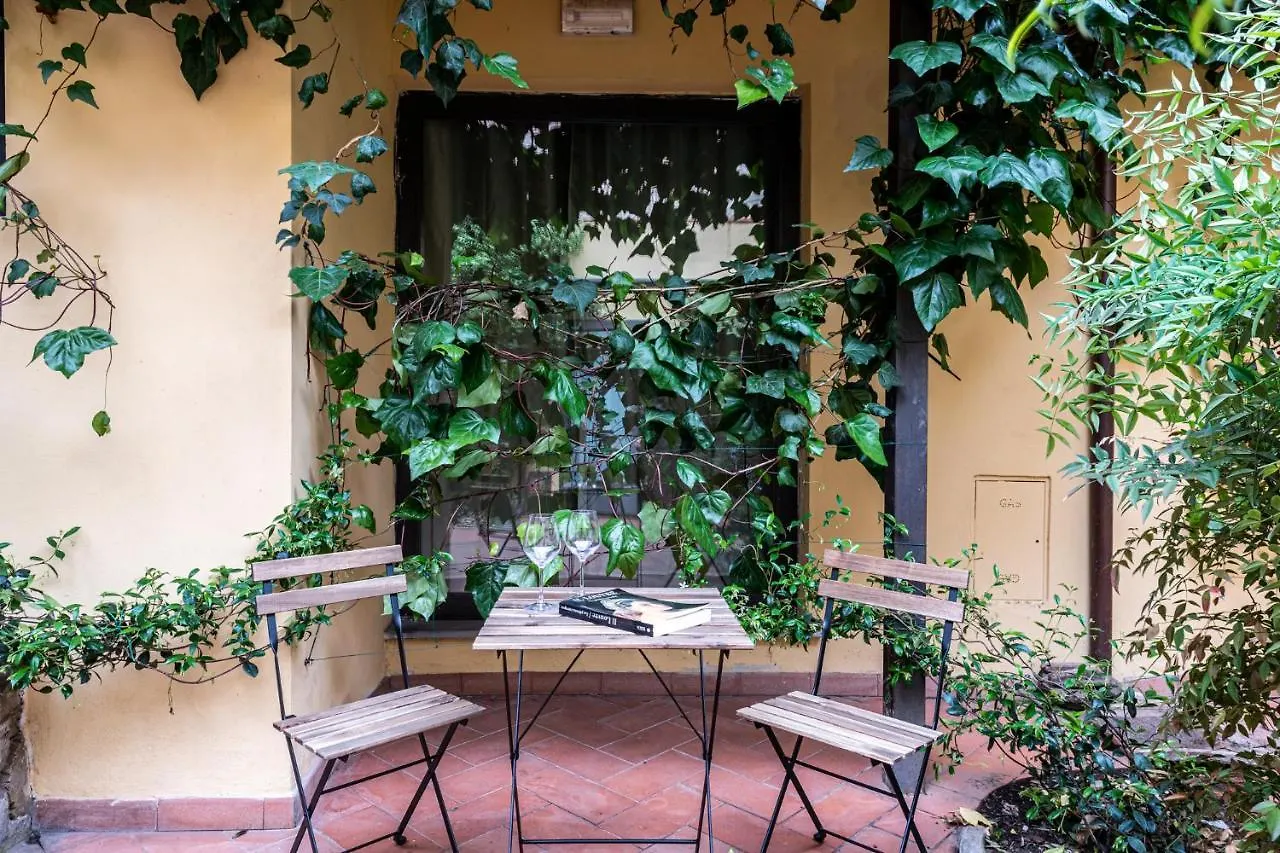 Santa Monaca Suites Florence Guest house